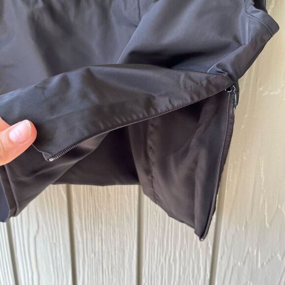 Ann Taylor Black Structured Crop Top, Size 6, NWT - Picture 5 of 10